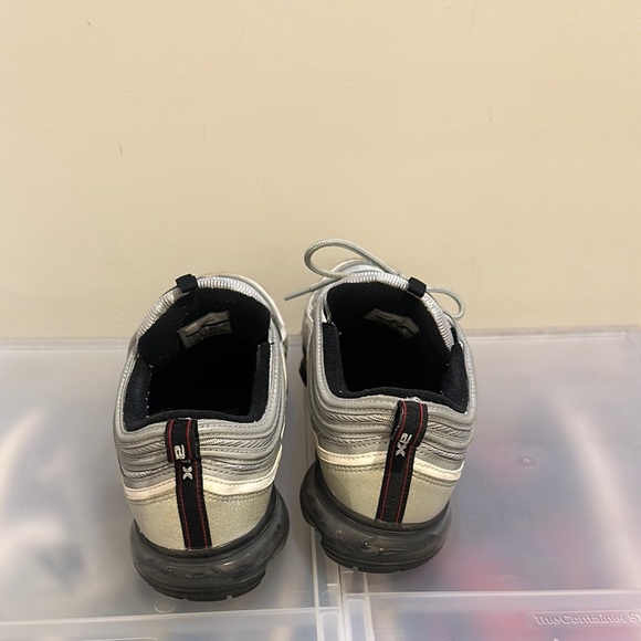 Nike Silver and Black Sneakers - Picture 3 of 7